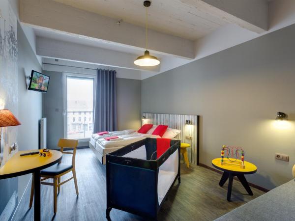 MEININGER Hotels Bruxelles City Center : photo 3 de la chambre chambre lits jumeaux