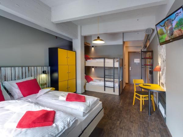 MEININGER Hotels Bruxelles City Center : photo 1 de la chambre chambre quadruple