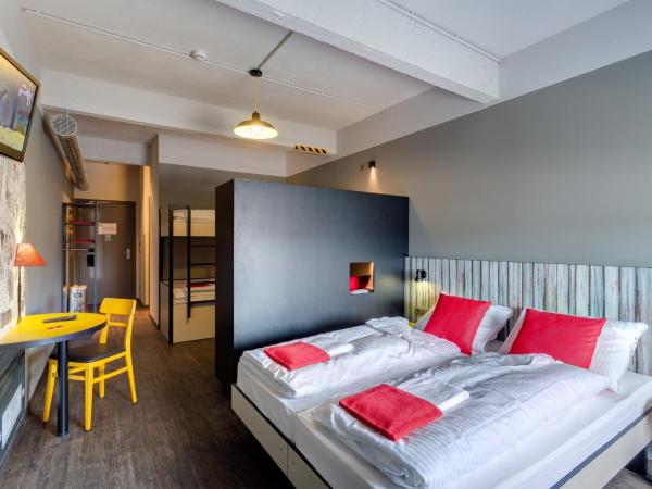 MEININGER Hotels Bruxelles City Center : photo 3 de la chambre hébergement 6 lits
