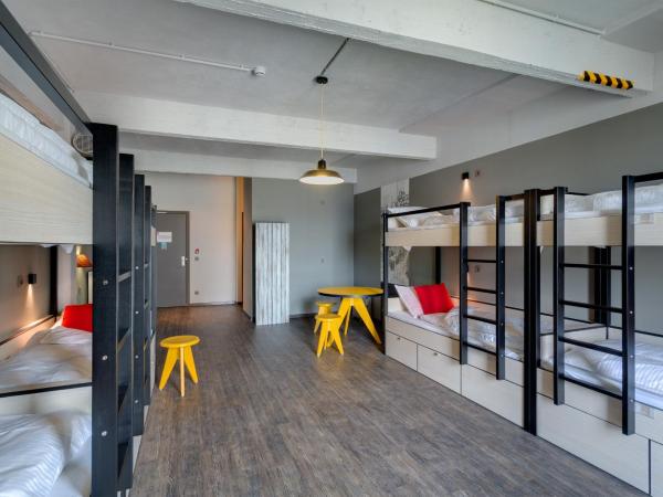 MEININGER Hotels Bruxelles City Center : photo 3 de la chambre lit dans dortoir mixte de 10 lits
