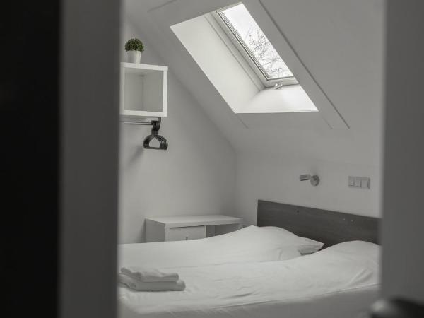 Hotel de la Bourse : photo 1 de la chambre chambre quadruple