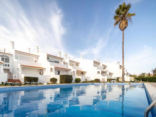 Oura Parque Apartamentos Turisticos : photo 9 de la chambre appartement 1 chambre - vue sur piscine