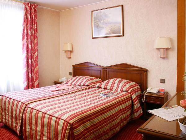 Hotel Meslay Republique : photo 1 de la chambre chambre lits jumeaux standard