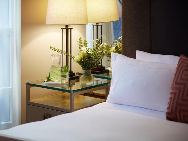 Loden Vancouver : photo 4 de la chambre chambre lit king-size de luxe