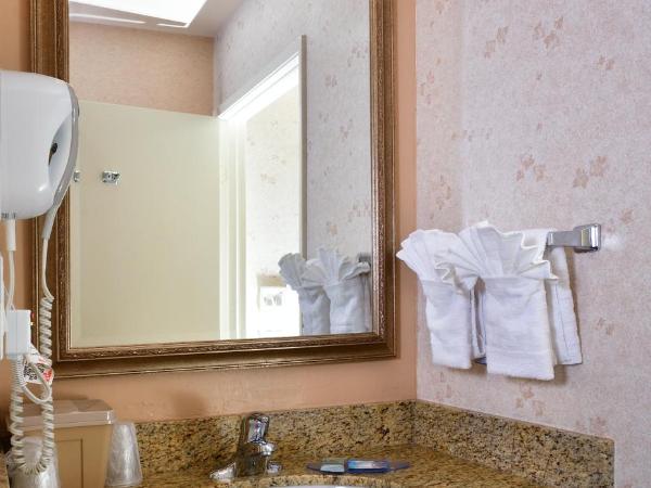 Lamplighter Inn & Suites at SDSU : photo 5 de la chambre chambre lit king-size avec cuisine - non-fumeurs