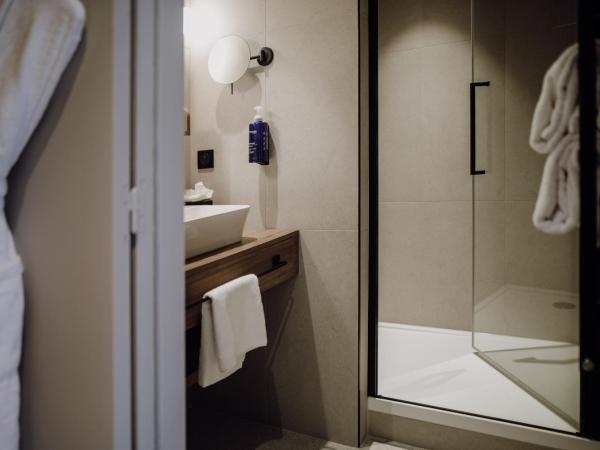 Emeria Dinard Thalasso Spa : photo 9 de la chambre chambre double classique avec vue sur mer partielle