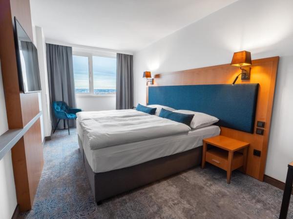 OREA Hotel Pyramida Praha : photo 1 de la chambre chambre double classique avec accès gratuit à la piscine