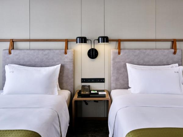 Holiday Inn Guangzhou South Lake, an IHG Hotel-Free Canton Fair Shuttle Bus : photo 1 de la chambre chambre standard