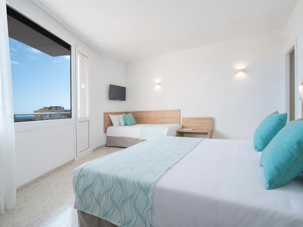 Hotel Lloret Santa Rosa by Pierre & Vacances : photo 2 de la chambre chambre double avec lit d'appoint