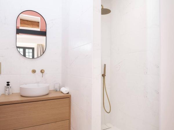 La Maison de Jean by Maison Bacou : photo 5 de la chambre chambre double deluxe avec douche