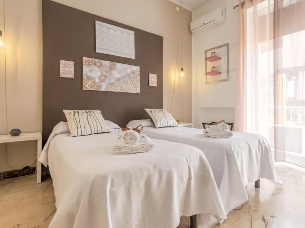 B&B Massimocentro : photo 6 de la chambre chambre double ou lits jumeaux avec salle de bains privative