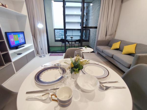 ARCORIS, MONT KIARA by MK HOME : photo 6 de la chambre chambre double deluxe avec balcon