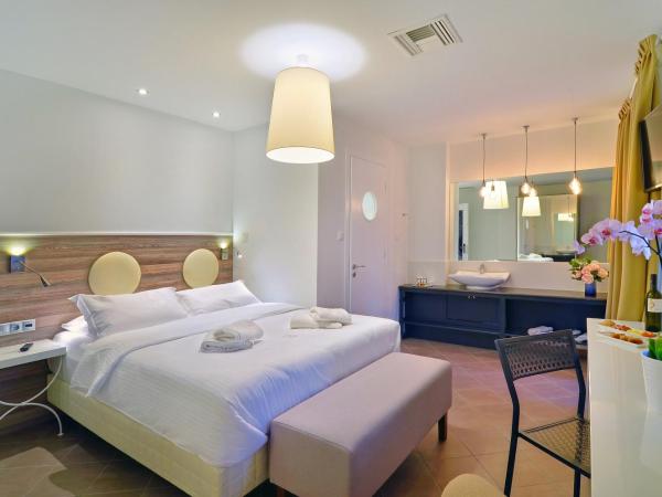 Z Inn Ioannina : photo 9 de la chambre chambre double supérieure avec balcon