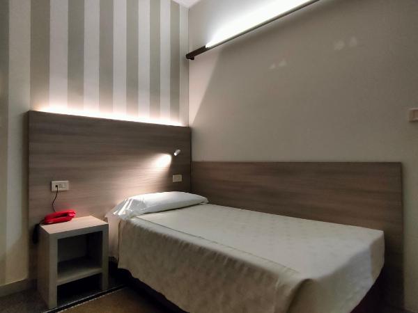 Hotel Vittoria : photo 3 de la chambre chambre simple avec douche