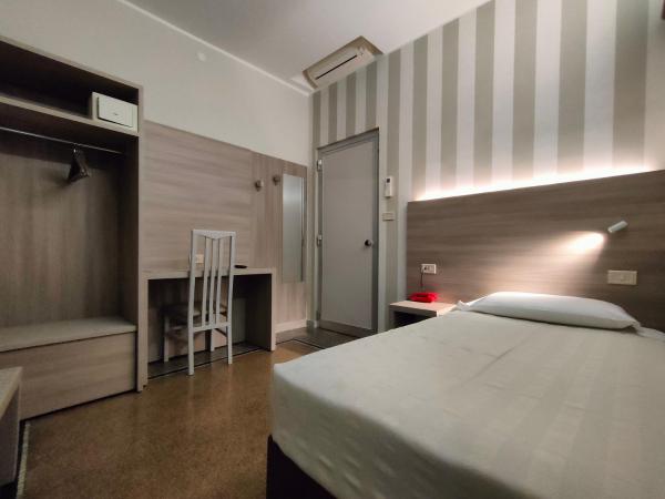 Hotel Vittoria : photo 4 de la chambre chambre simple avec douche