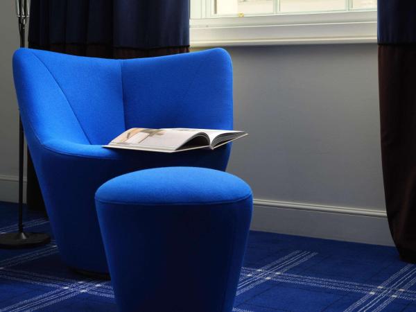 Sofitel London St James : photo 4 de la chambre chambre lit king-size de luxe premium - vue sur waterloo place ou pall mall