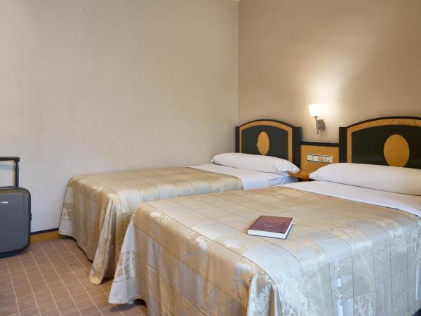 Hotel Macià Cóndor : photo 2 de la chambre chambre double ou lits jumeaux