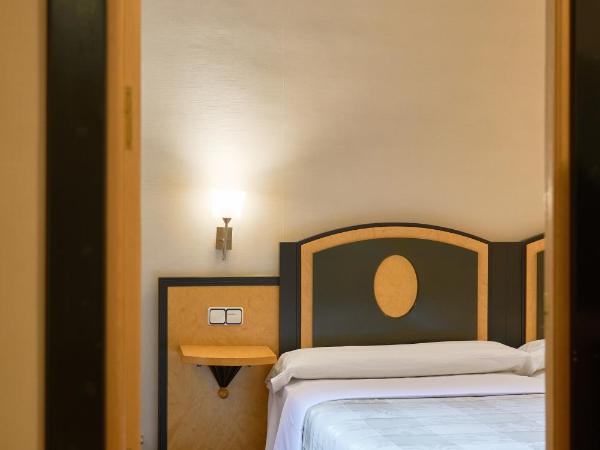 Hotel Macià Cóndor : photo 8 de la chambre chambre familiale (2 adultes et 2 enfants)