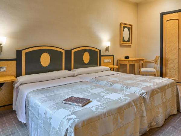 Hotel Macià Cóndor : photo 4 de la chambre chambre familiale (2 adultes et 2 enfants)