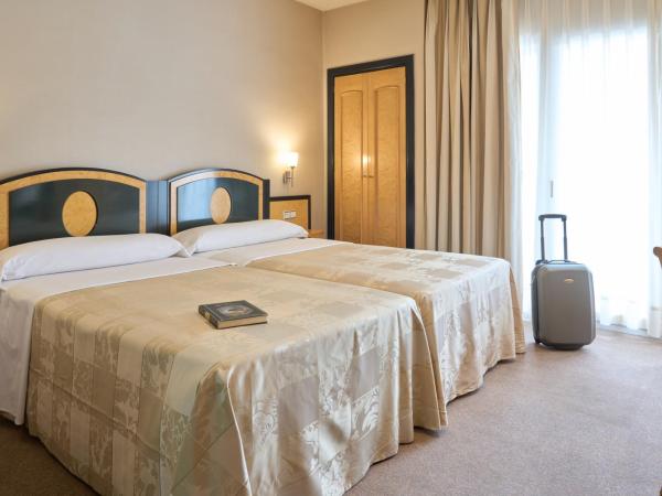 Hotel Macià Cóndor : photo 9 de la chambre chambre double ou lits jumeaux avec terrasse