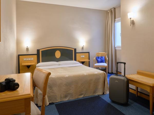 Hotel Macià Cóndor : photo 1 de la chambre chambre lit queen-size 