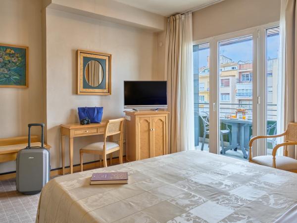 Hotel Macià Cóndor : photo 3 de la chambre chambre double ou lits jumeaux avec terrasse
