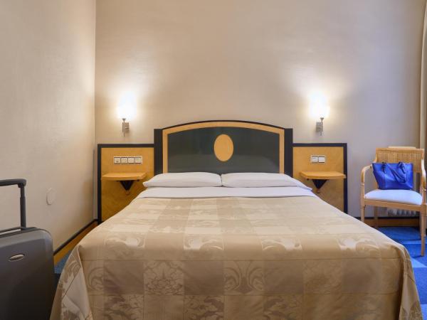 Hotel Macià Cóndor : photo 3 de la chambre chambre lit queen-size 