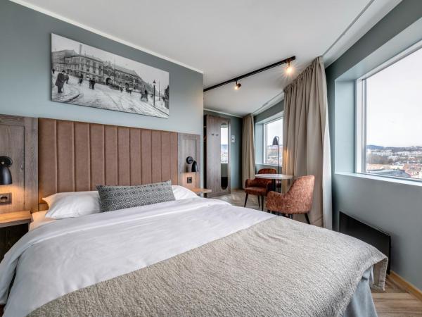 Anker Hotel : photo 2 de la chambre petite chambre double avec vue sur la ville 