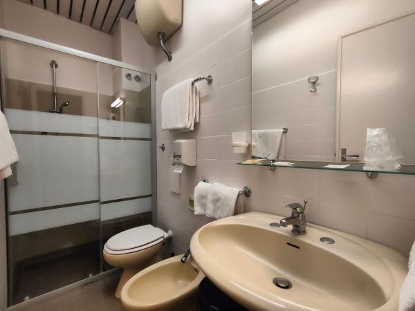 Hotel Vittoria : photo 4 de la chambre chambre lits jumeaux