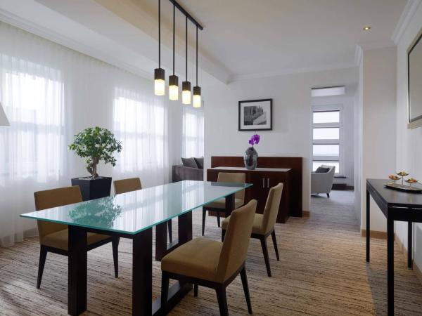 Cologne Marriott Hotel : photo 2 de la chambre suite 1 chambre lit king-size - niveau terrasse