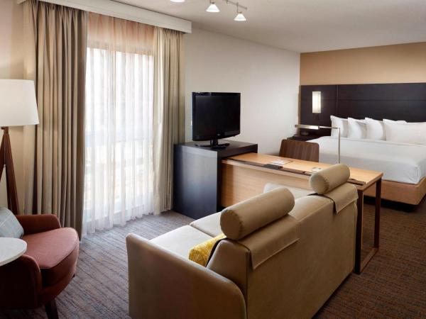 Residence Inn by Marriott Atlanta Buckhead : photo 1 de la chambre studio lit king-size avec canapé-lit