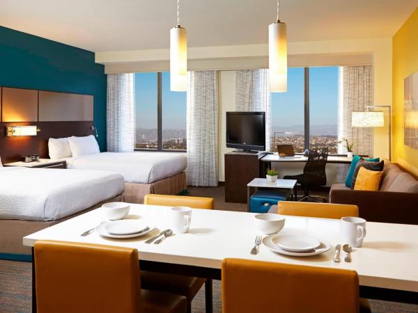 Residence Inn by Marriott Los Angeles LAX/Century Boulevard : photo 1 de la chambre studio queen avec 2 lits queen-size