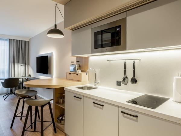 Residence Inn by Marriott Dortmund City : photo 3 de la chambre studio lit queen-size avec canapé-lit