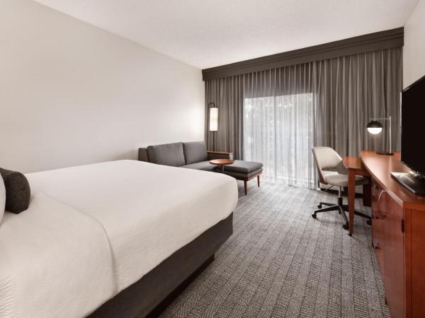 Courtyard by Marriott Memphis Airport : photo 1 de la chambre chambre lit king-size