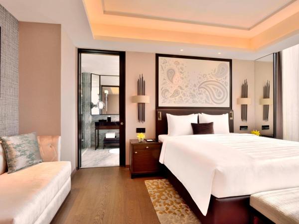 JW Marriott Hotel Kolkata : photo 6 de la chambre suite deluxe avec accès au salon exécutif et transfert aéroport aller-retour