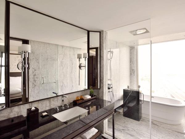 JW Marriott Hotel Kolkata : photo 5 de la chambre chambre lit king-size exécutive avec accès au salon exécutif et transfert aéroport aller simple