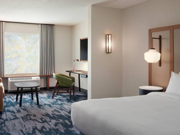 Fairfield by Marriott Inn & Suites Louisville Shepherdsville : photo 1 de la chambre suite lit king-size exécutive avec canapé-lit
