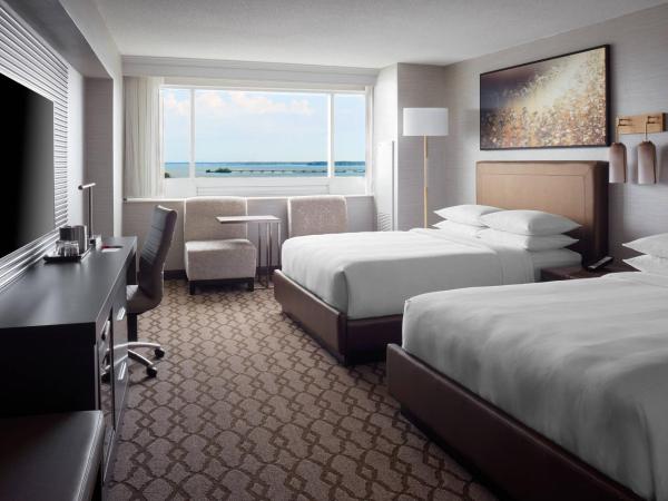 Niagara Falls Marriott Fallsview Hotel & Spa : photo 2 de la chambre chambre 2 lits queen-size - vue sur fleuve