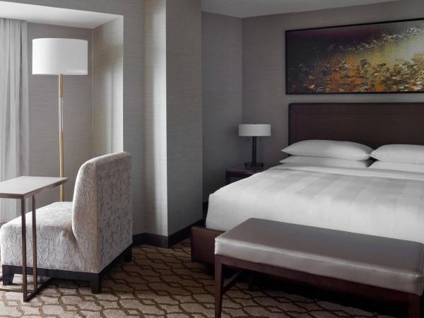 Niagara Falls Marriott Fallsview Hotel & Spa : photo 2 de la chambre chambre lit king-size - vue sur rivière