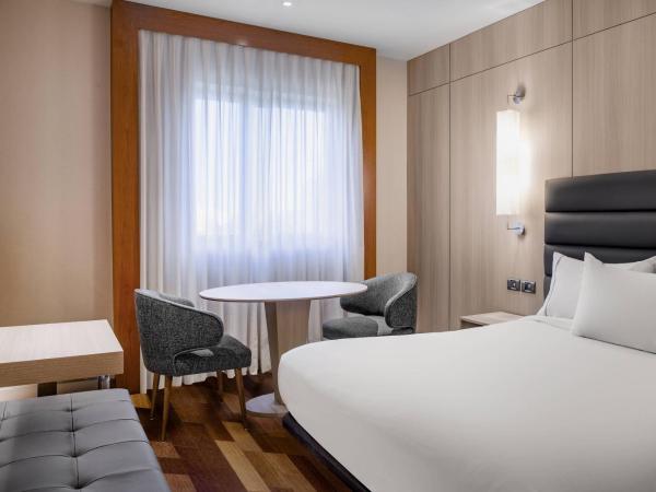AC Hotel Tarragona by Marriott : photo 1 de la chambre chambre standard lit queen-size