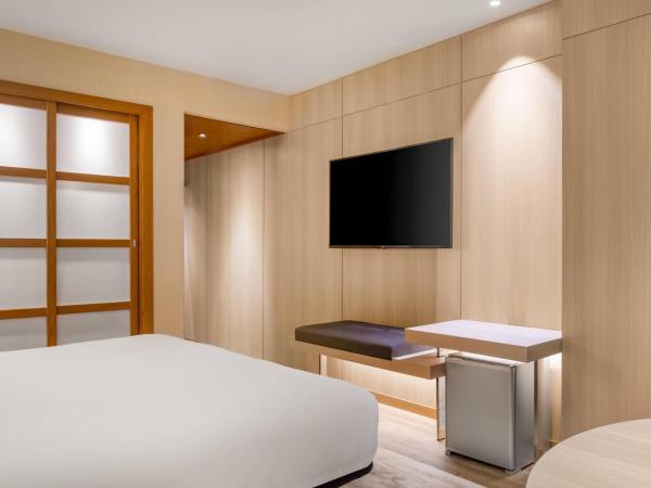 AC Hotel Tarragona by Marriott : photo 2 de la chambre chambre standard lit queen-size