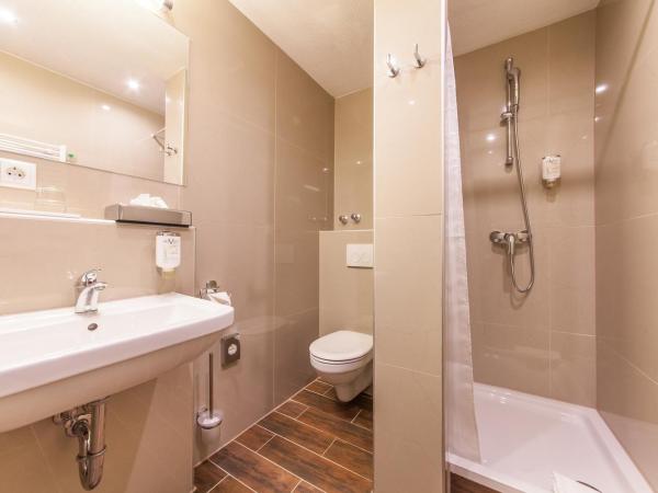 Hotel Excelsior Dortmund Hauptbahnhof : photo 2 de la chambre chambre double