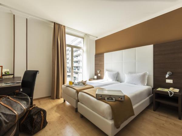 Ambassador-Monaco : photo 1 de la chambre chambre lits jumeaux