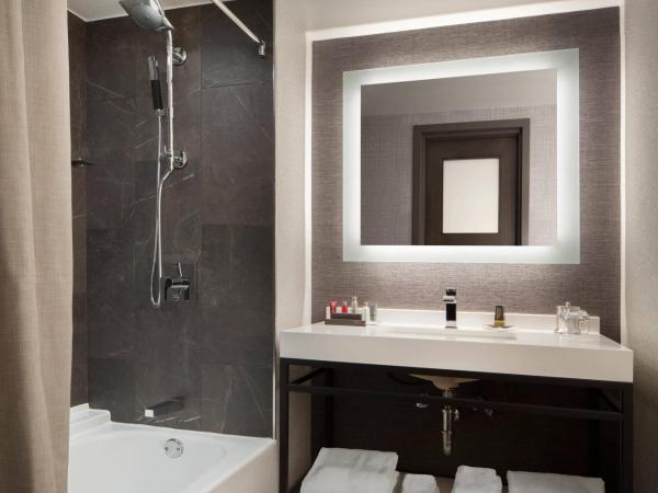 Dallas Marriott Downtown : photo 6 de la chambre chambre lit king-size