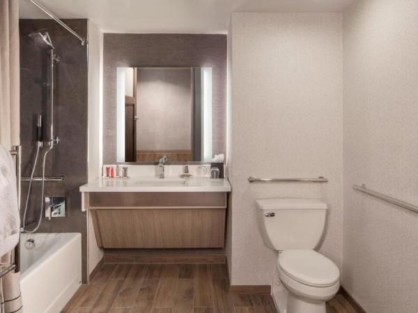 Dallas Marriott Downtown : photo 7 de la chambre chambre lit king-size