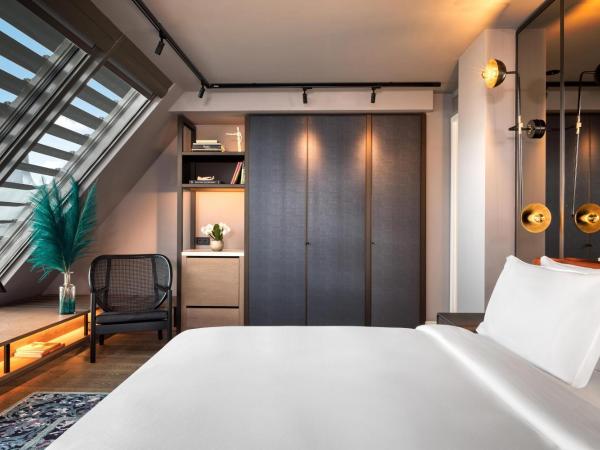 Matild Palace, a Luxury Collection Hotel : photo 3 de la chambre chambre loft lit king-size - vue sur danube