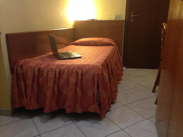 Hotel La Caravella : photo 6 de la chambre chambre simple