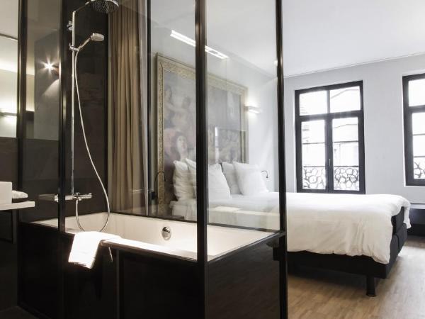 HotelO Kathedral : photo 1 de la chambre chambre double supérieure avec climatisation - vue sur cathédrale