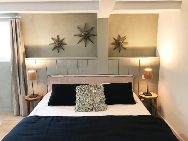 Bastide Nomade - Charming B&B : photo 3 de la chambre suite - vue sur piscine