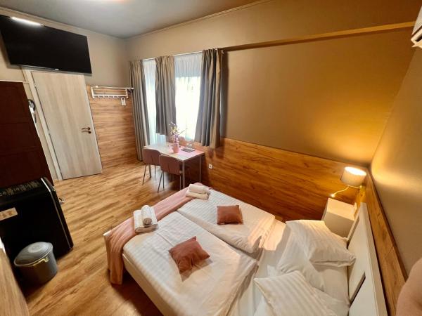 Boutique Hotel & Event Center : photo 7 de la chambre suite avec baignoire spa